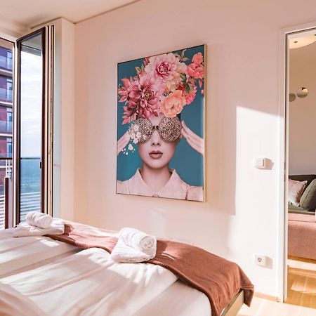 Triiiple Tower Dream Apartments With Rooftop-Summer-Pool Wien Exteriör bild