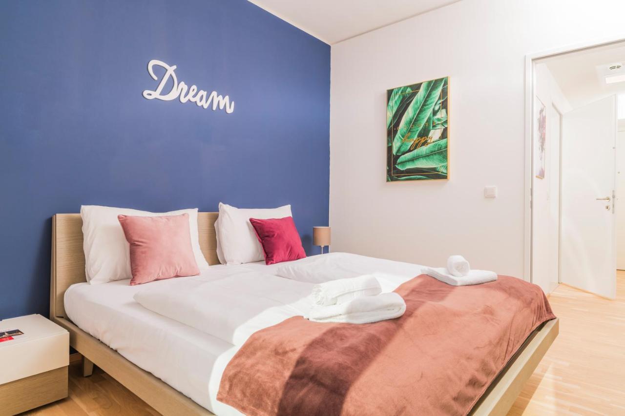 Triiiple Tower Dream Apartments With Rooftop-Summer-Pool Wien Exteriör bild