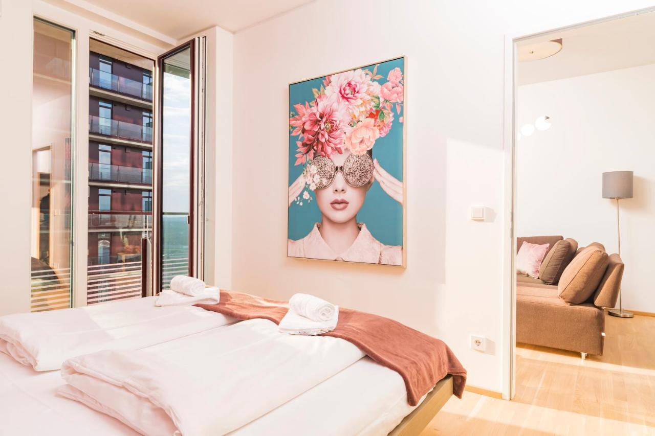 Triiiple Tower Dream Apartments With Rooftop-Summer-Pool Wien Exteriör bild