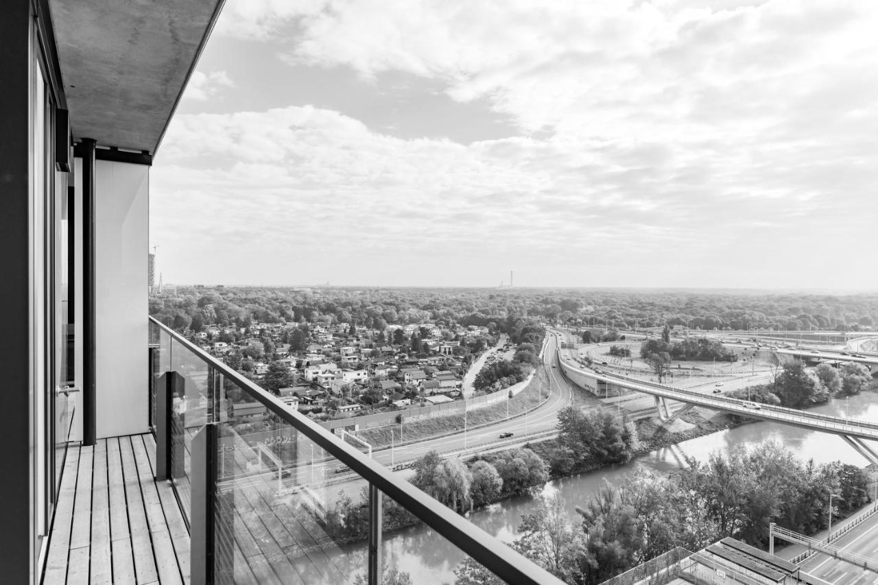 Triiiple Tower Dream Apartments With Rooftop-Summer-Pool Wien Exteriör bild